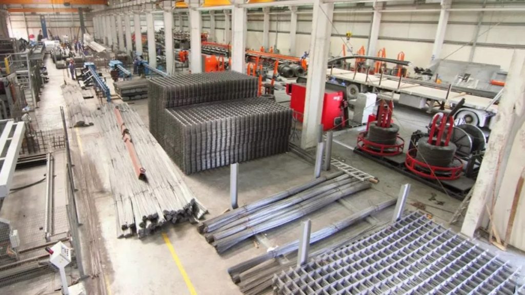 متوسط مصرف فولاد به ازای هر نفر در قطر ۴۲۴ کیلوگرم است
