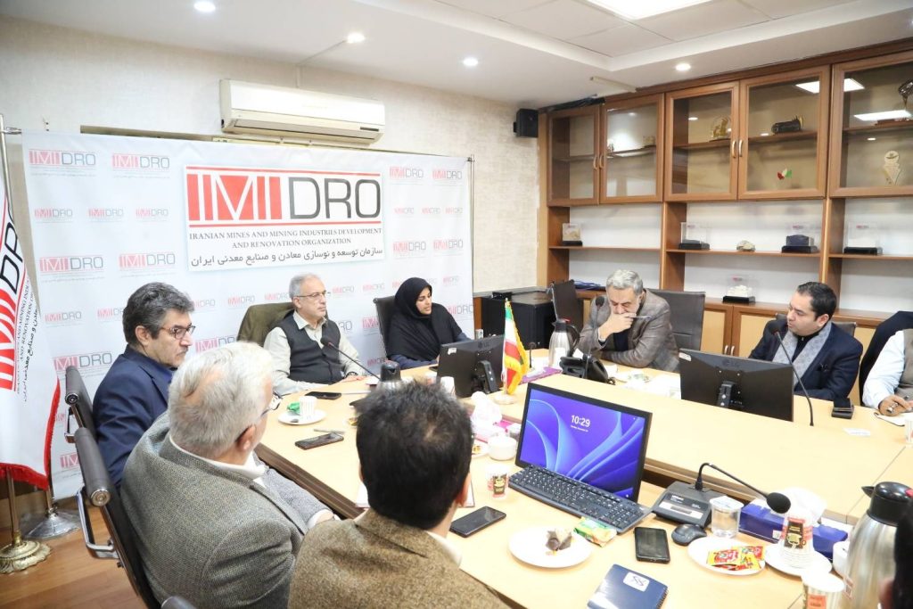 صندوق توسعه ملی و ایمیدرو به دنبال شکل دهی بازار انرژی های تجدیدپذیر در بخش معدن
