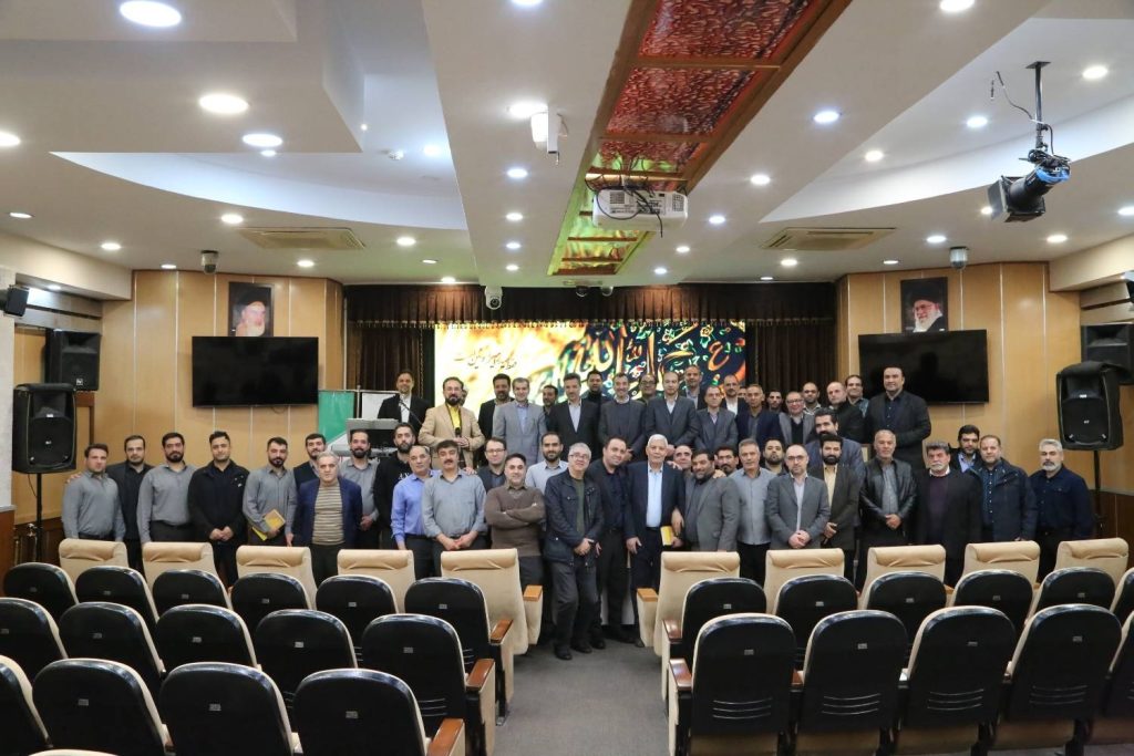 نگاه عبادت گونه امام علی (ع) به کار در شرایط سخت، برای جامعه معدنی الهام‌بخش است