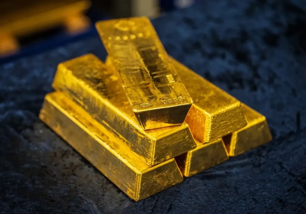 قیمت طلای جهانی امروز شنبه ۲۸ شهریور ۱۴۰۵ / عقب‌نشینی نفت به کمک طلا آمد