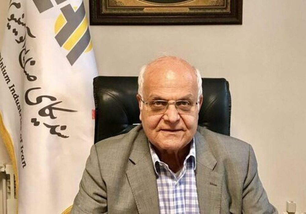 رئیس سندیکای صنایع آلومینیوم ایران: محدودیت‌های حمل‌ونقل در خلیج‌ فارس، واردات آلومینا را با چالش مواجه کرده است / ناترازی انرژی مانع از دستیابی کشور به ظرفیت اسمی تولید آلومینیوم شده است