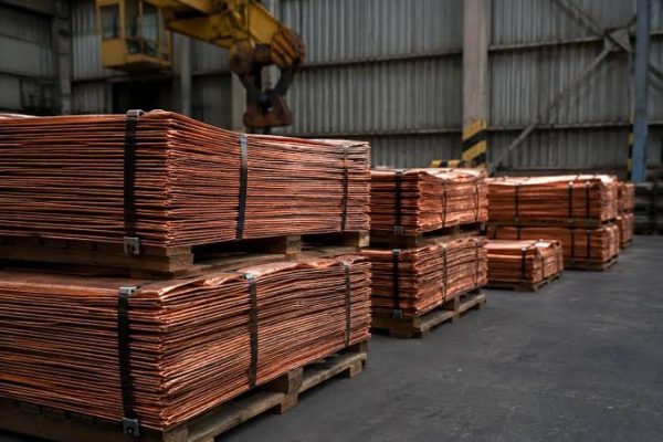 سقوط قیمت مس به زیر ۱۴ هزار و ۱۰۰ دلار در هر تن / موجودی مس در انبارهای بورس فلزات لندن ۲۷.۶ هزار تن افزایش یافت