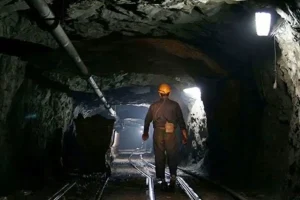 ریزش تونل در معدن منگنز قم؛ یک کارگر جان باخت